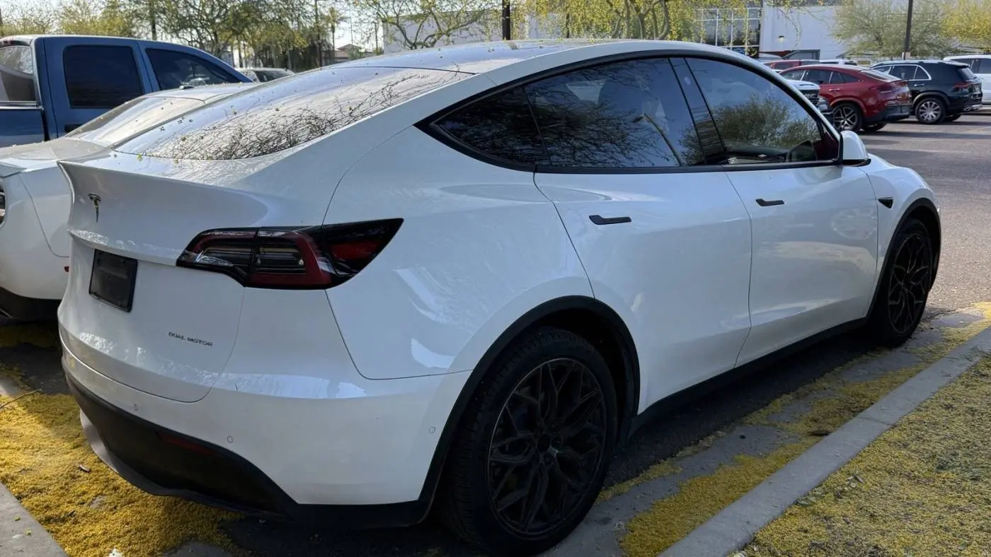 2021 Tesla Model Y 5YJYGDEE9MF299599