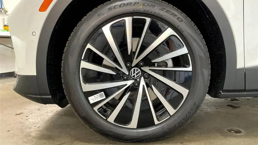 2025 Volkswagen ID.4 1V25MPE85SC005339
