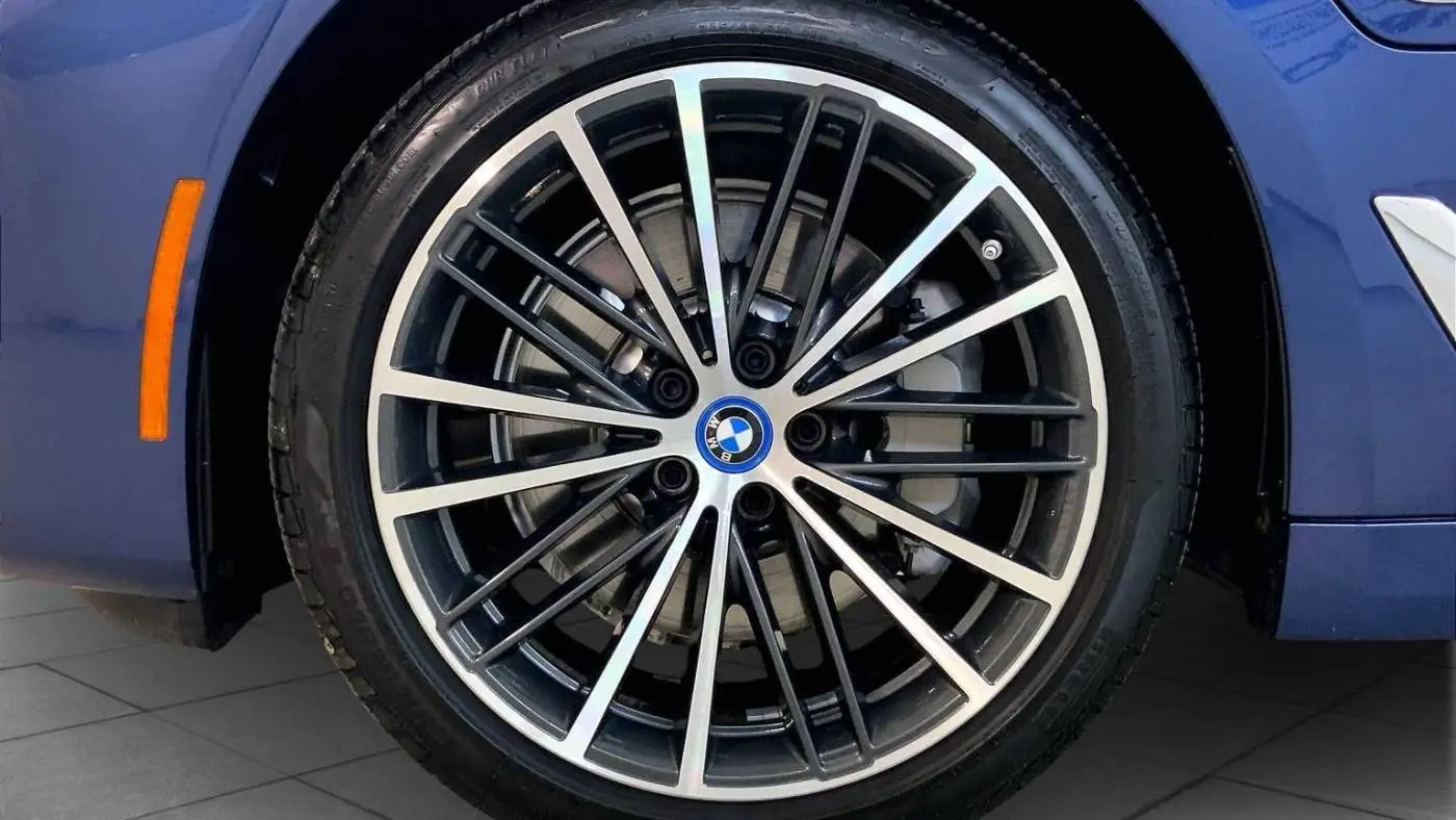 2022 BMW 5 Series WBA33AG01NCK31296