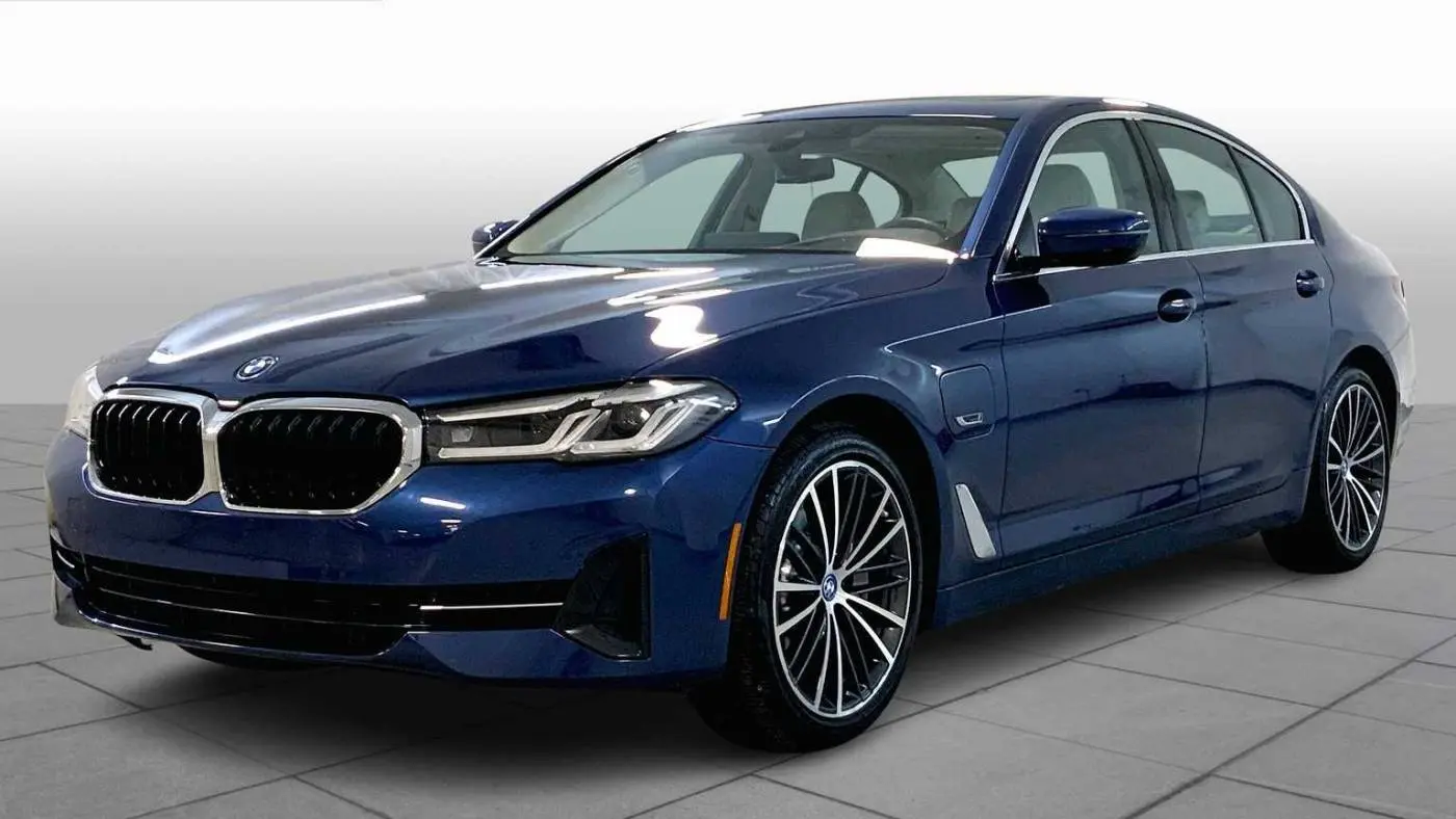 2022 BMW 5 Series WBA33AG01NCK31296
