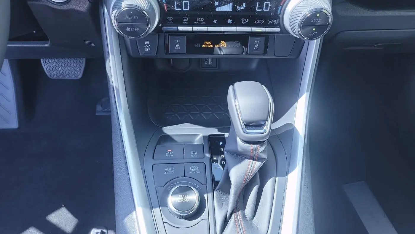 2025 Toyota RAV4 Plug-In Hybrid JTMAB3FV1SD254766