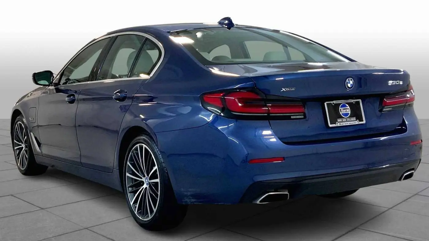 2022 BMW 5 Series WBA33AG01NCK31296