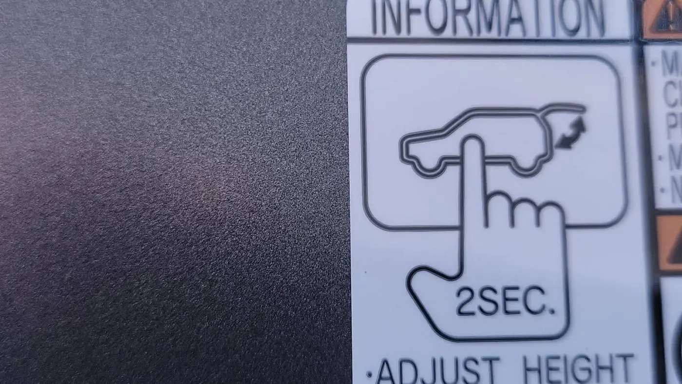 2025 Toyota RAV4 Plug-In Hybrid JTMAB3FV1SD254766