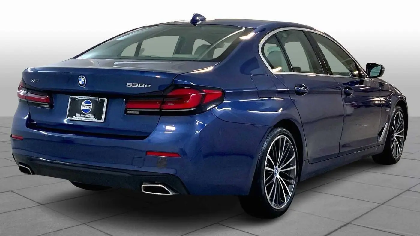 2022 BMW 5 Series WBA33AG01NCK31296