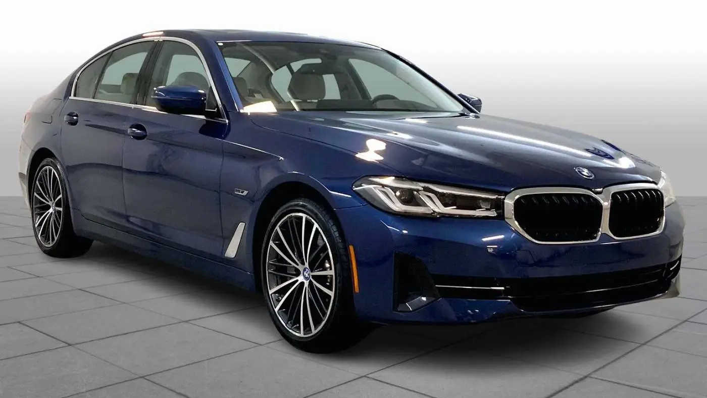 2022 BMW 5 Series WBA33AG01NCK31296