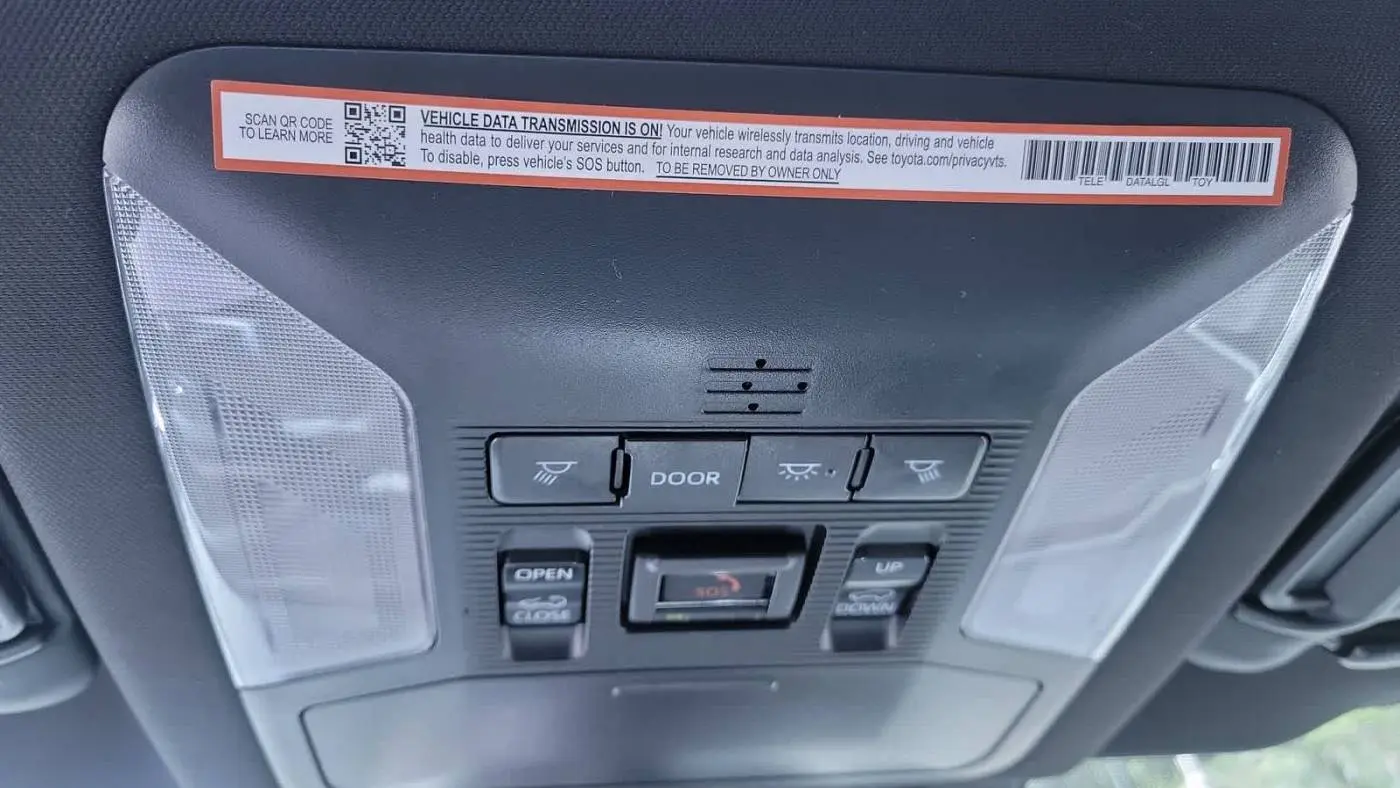 2025 Toyota RAV4 Plug-In Hybrid JTMAB3FV1SD254766