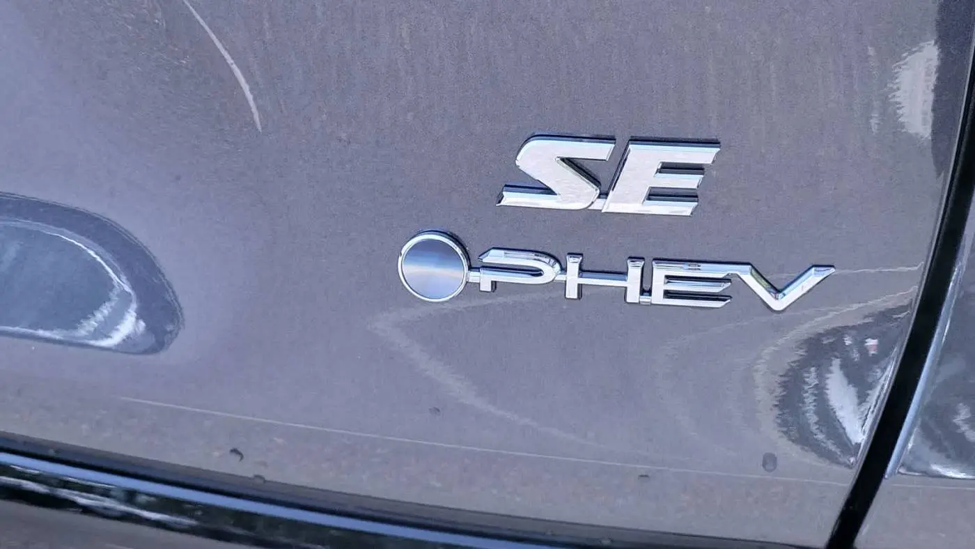 2025 Toyota RAV4 Plug-In Hybrid JTMAB3FV1SD254766