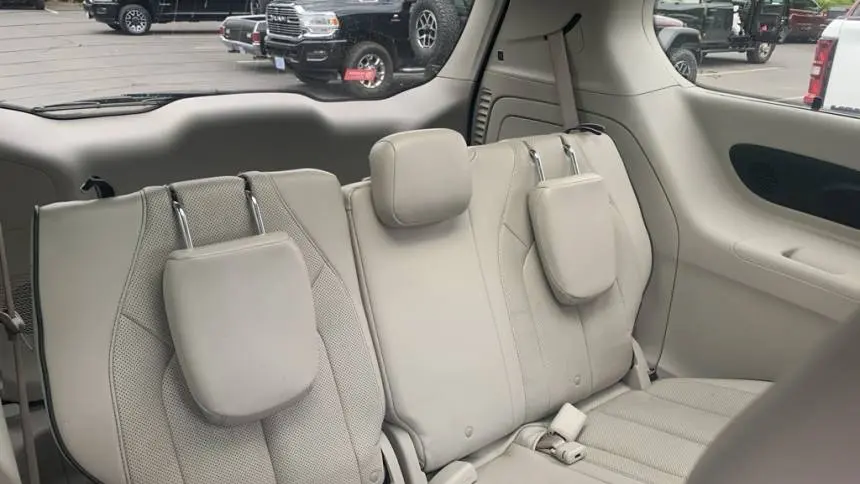 2018 Chrysler Pacifica 2C4RC1N72JR365345