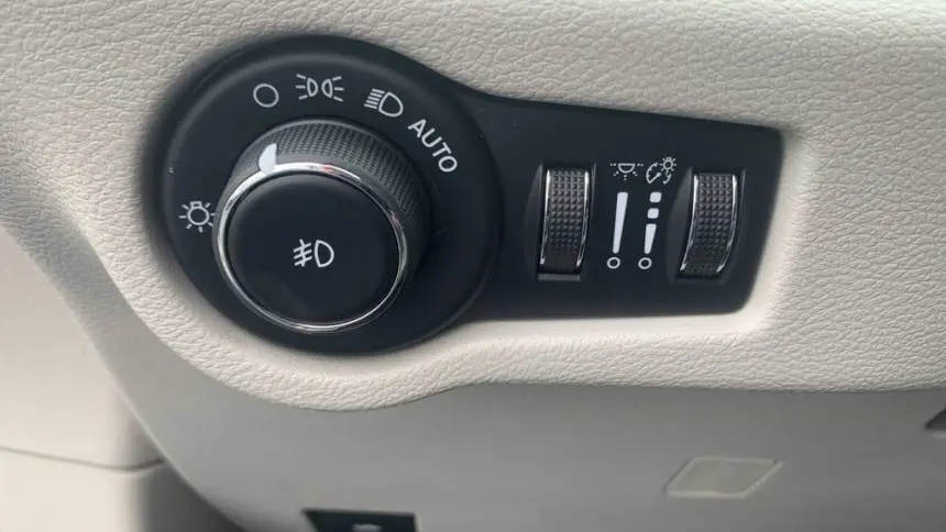 2018 Chrysler Pacifica 2C4RC1N72JR365345