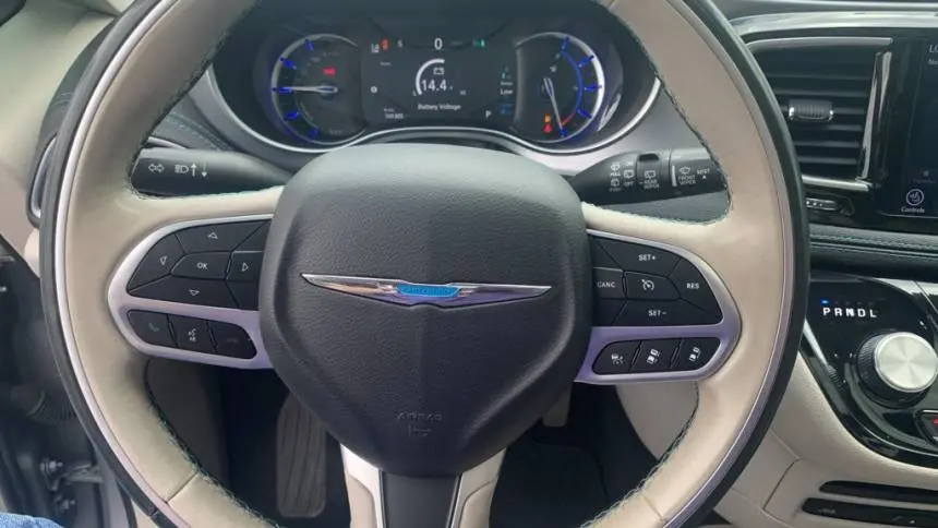 2018 Chrysler Pacifica 2C4RC1N72JR365345