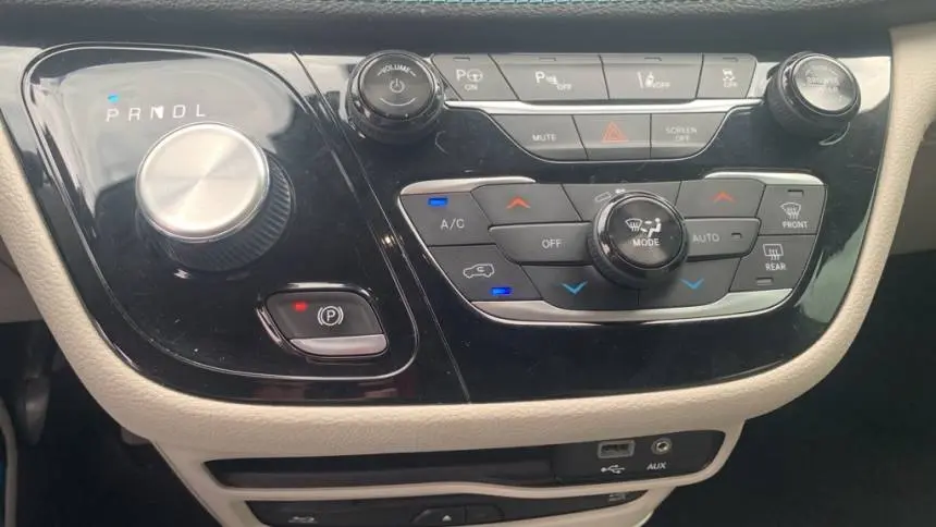 2018 Chrysler Pacifica 2C4RC1N72JR365345