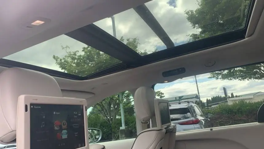 2018 Chrysler Pacifica 2C4RC1N72JR365345