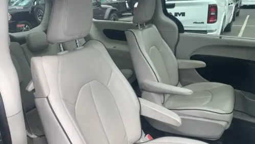 2018 Chrysler Pacifica 2C4RC1N72JR365345