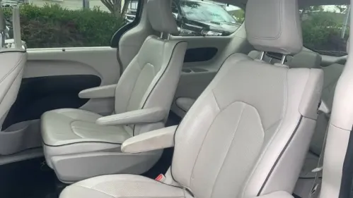 2018 Chrysler Pacifica 2C4RC1N72JR365345