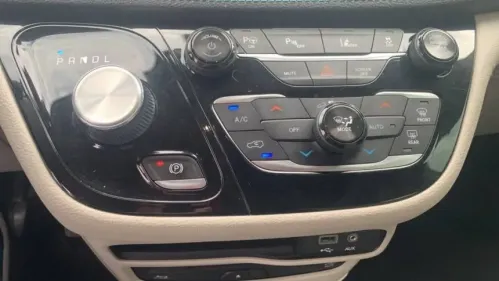 2018 Chrysler Pacifica 2C4RC1N72JR365345