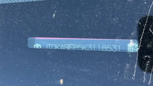 2019 Toyota Prius Prime - Images - 10