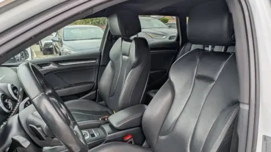 2017 Audi A3 Sportback e-tron WAUTPBFF4HA141186