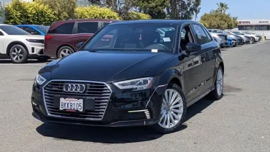 2017 Audi A3 Sportback e-tron WAUTPBFF7HA059422