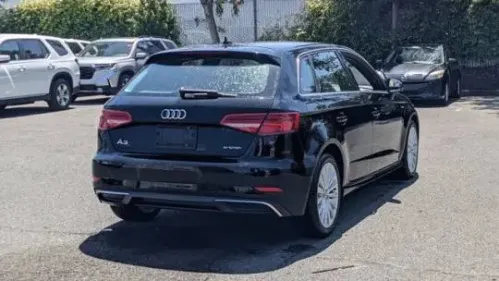 2017 Audi A3 Sportback e-tron WAUTPBFF7HA059422