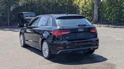 2017 Audi A3 Sportback e-tron WAUTPBFF7HA059422