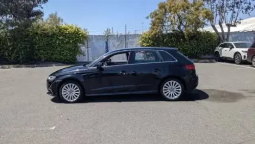 2017 Audi A3 Sportback e-tron WAUTPBFF7HA059422