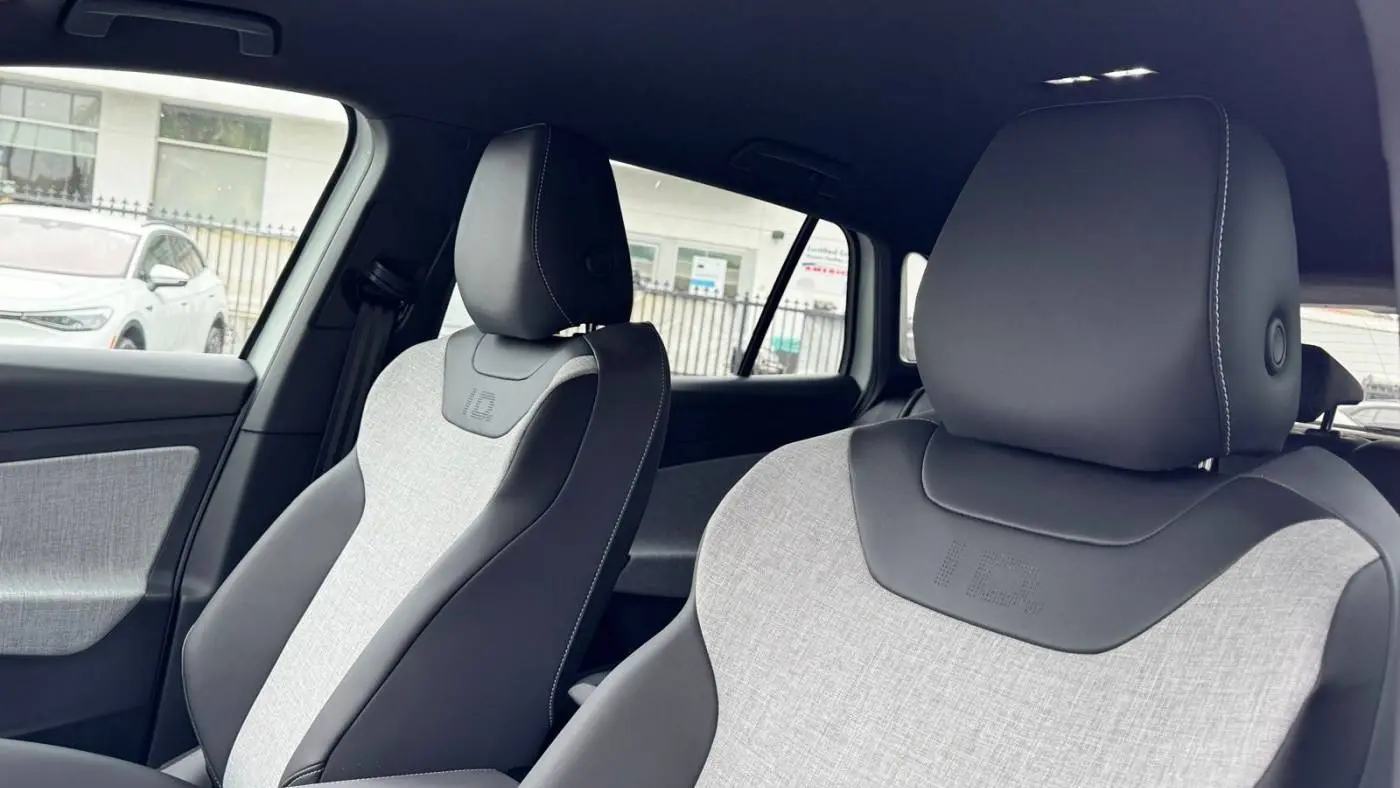 2025 Volkswagen ID.4 1V2CRPE87SC005710