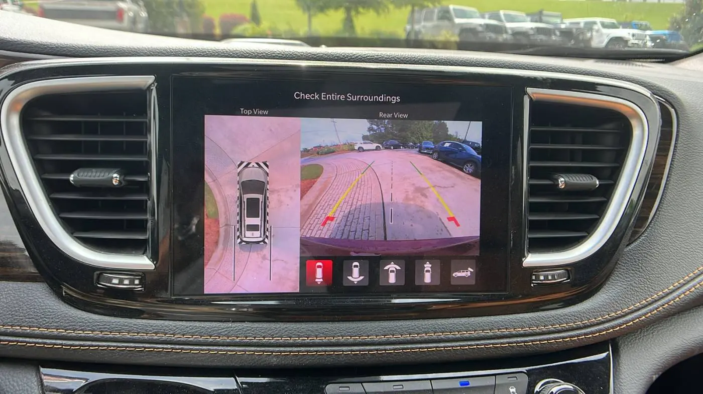 2021 Chrysler Pacifica 2C4RC1N72MR508413