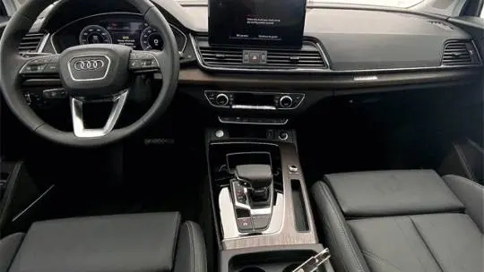 2025 Audi Q5 WA1E2AFY7S2061768