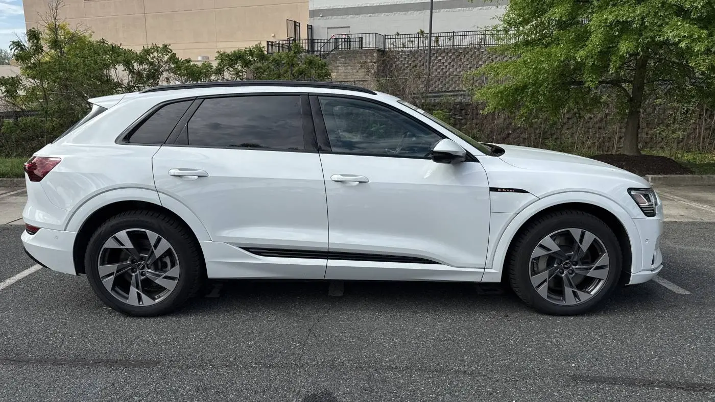 2022 Audi e-tron WA1AAAGE8NB045170