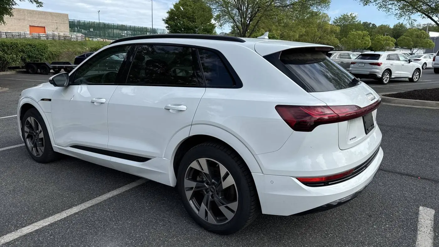 2022 Audi e-tron WA1AAAGE8NB045170