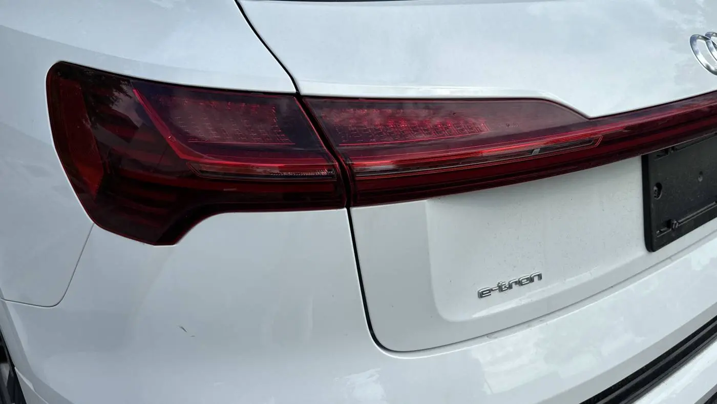 2022 Audi e-tron WA1AAAGE8NB045170