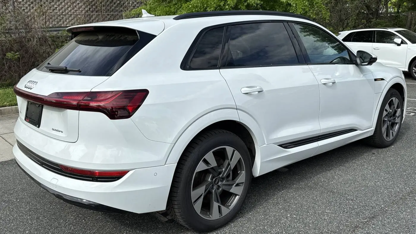 2022 Audi e-tron WA1AAAGE8NB045170