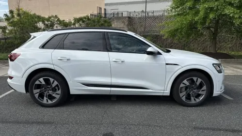2022 Audi e-tron WA1AAAGE8NB045170