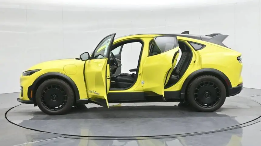2024 Ford Mustang Mach E 3FMTK4SXXRMA32999