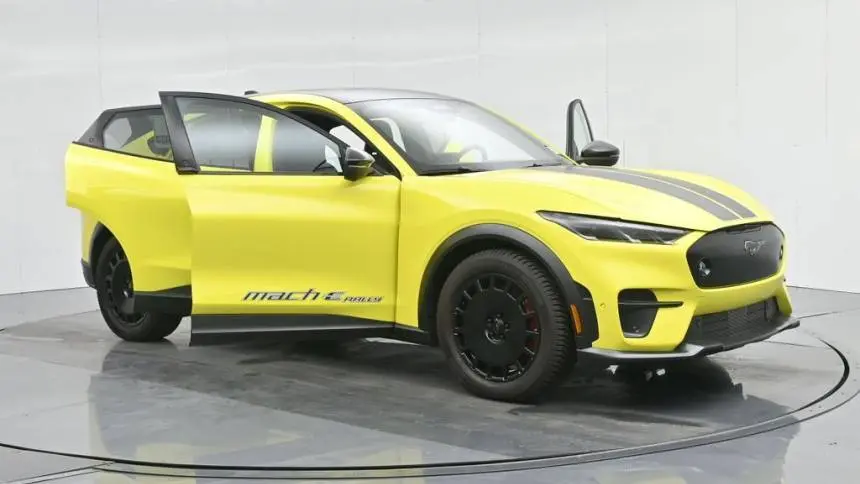 2024 Ford Mustang Mach E 3FMTK4SXXRMA32999