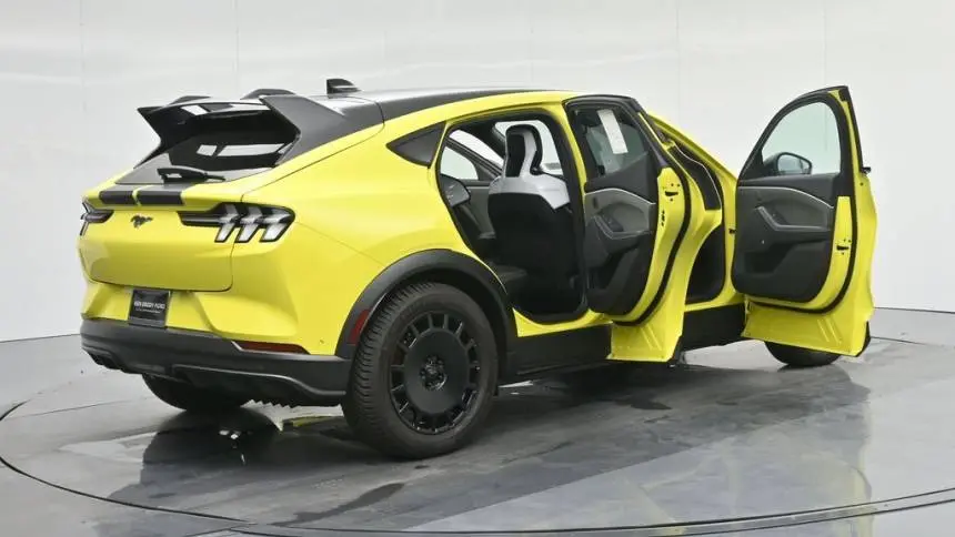2024 Ford Mustang Mach E 3FMTK4SXXRMA32999