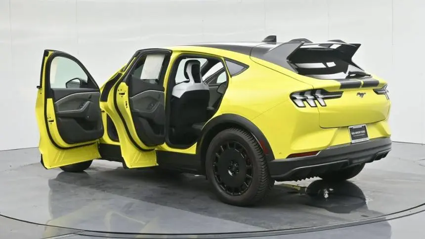 2024 Ford Mustang Mach E 3FMTK4SXXRMA32999