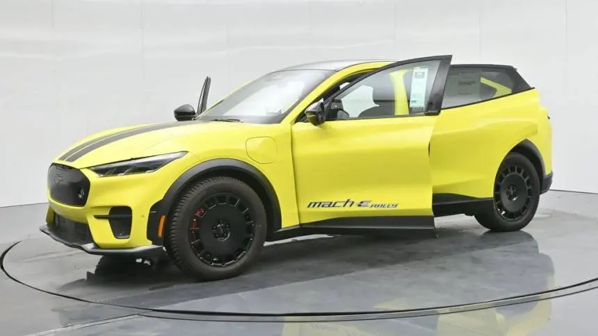 2024 Ford Mustang Mach E 3FMTK4SXXRMA32999