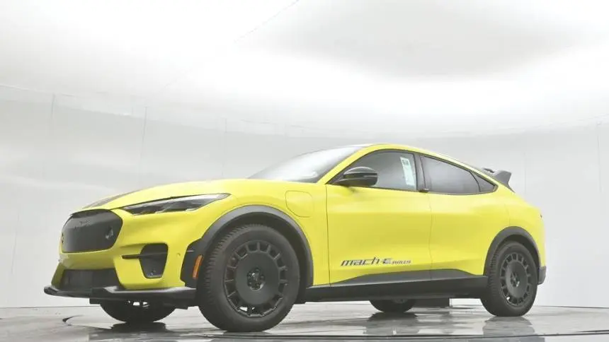 2024 Ford Mustang Mach E 3FMTK4SXXRMA32999