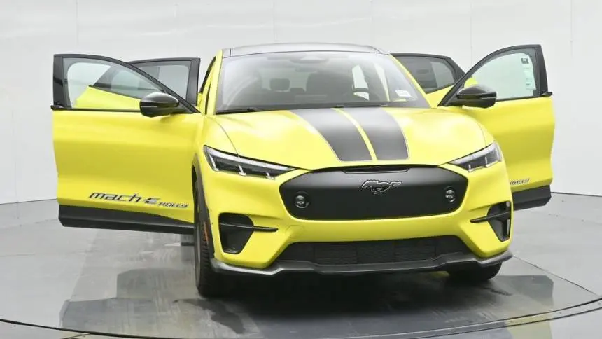 2024 Ford Mustang Mach E 3FMTK4SXXRMA32999