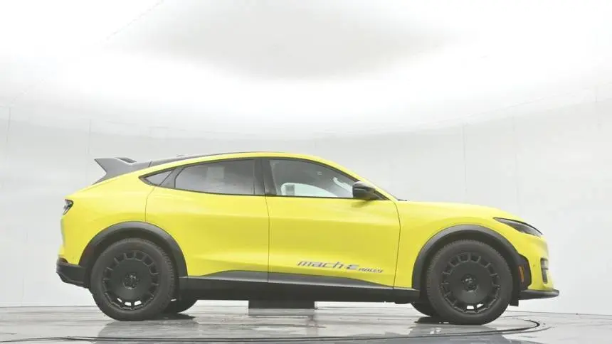 2024 Ford Mustang Mach E 3FMTK4SXXRMA32999