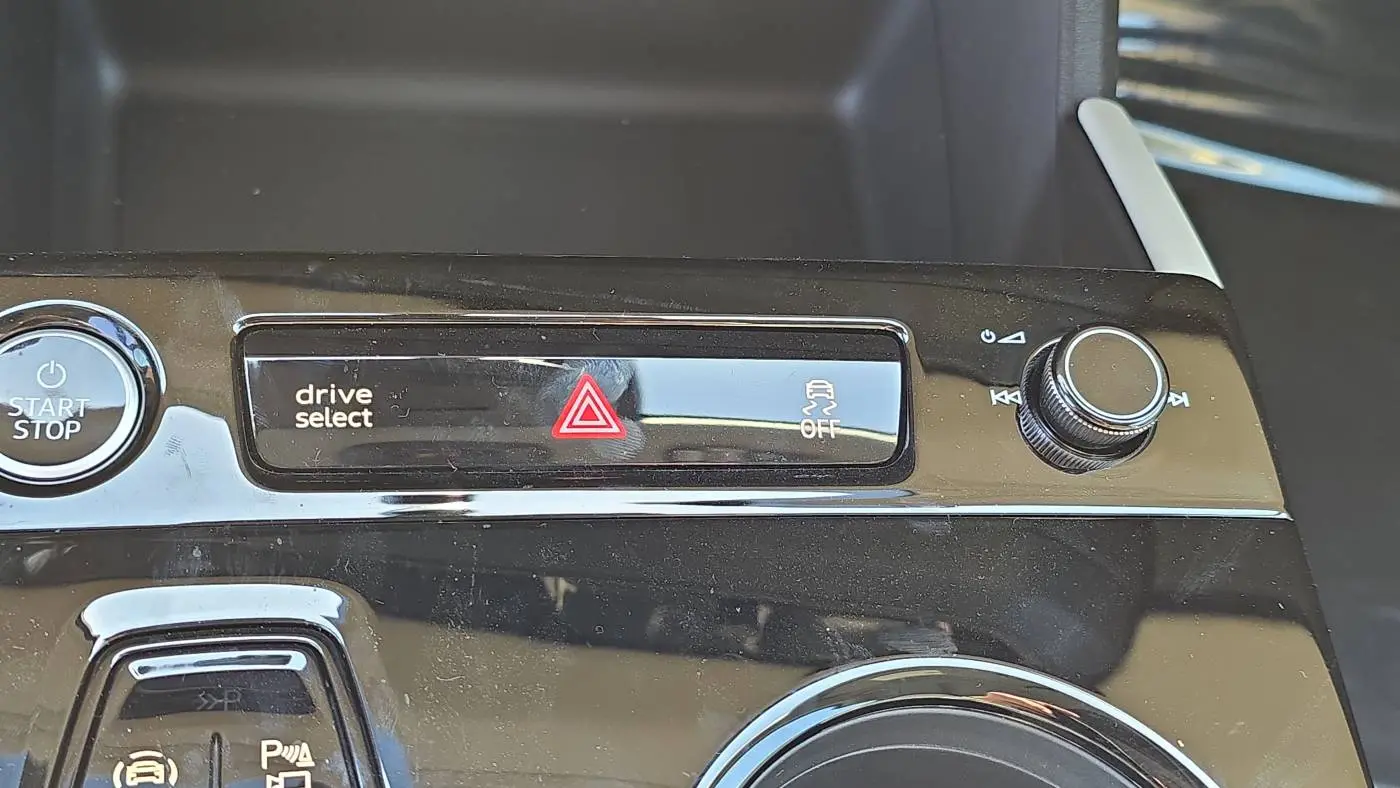 2025 Audi Q6 e-tron WA124BGF7SA017596
