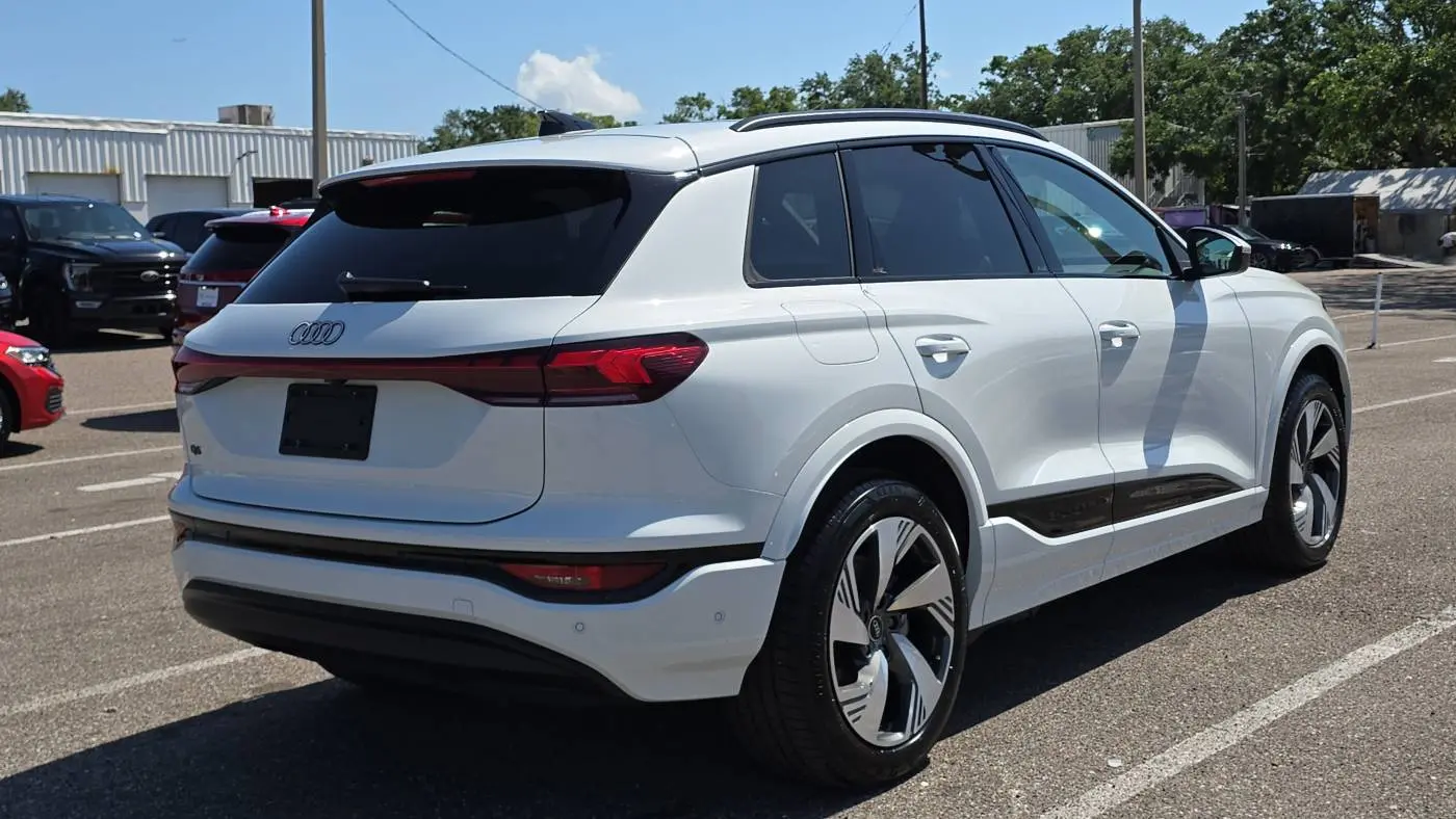 2025 Audi Q6 e-tron WA124BGF7SA017596
