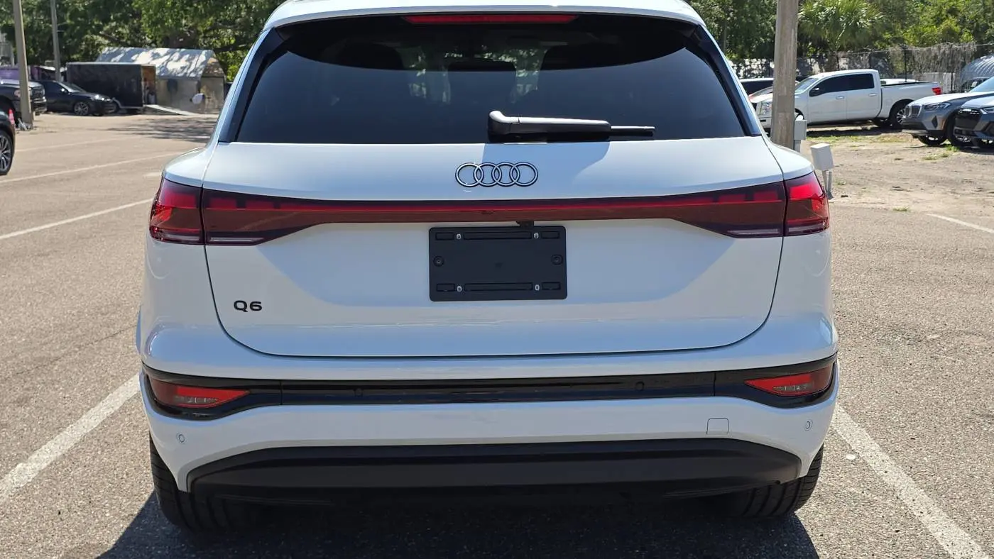 2025 Audi Q6 e-tron WA124BGF7SA017596