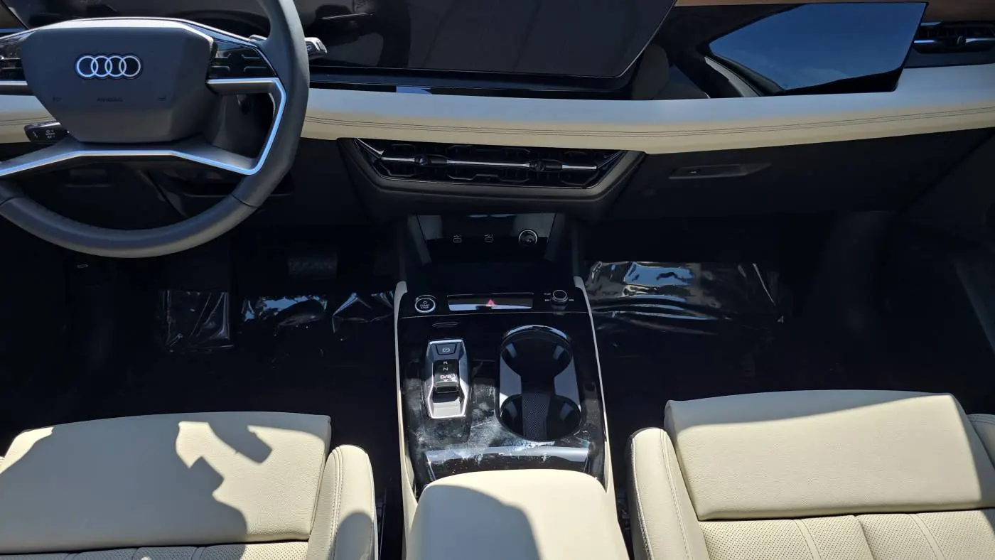 2025 Audi Q6 e-tron WA124BGF7SA017596