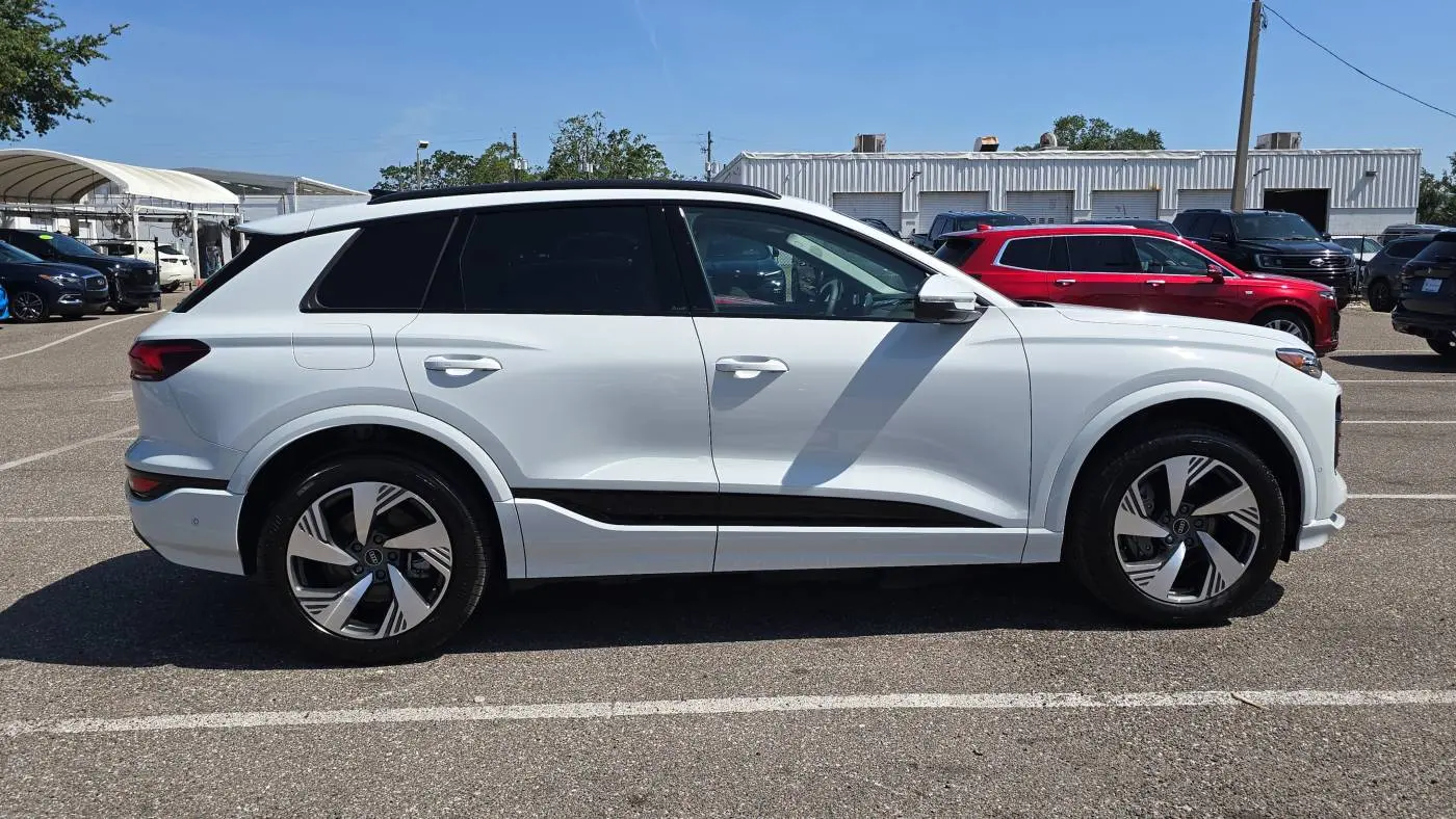 2025 Audi Q6 e-tron WA124BGF7SA017596