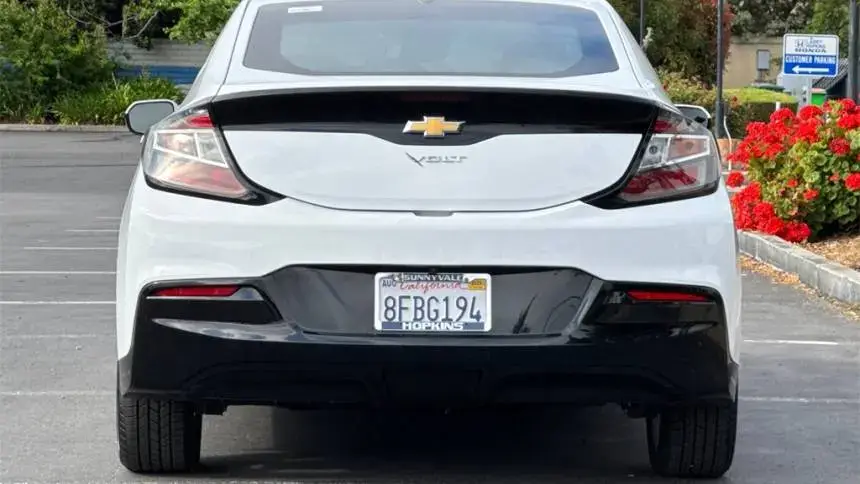 2018 Chevrolet VOLT - Images - 4
