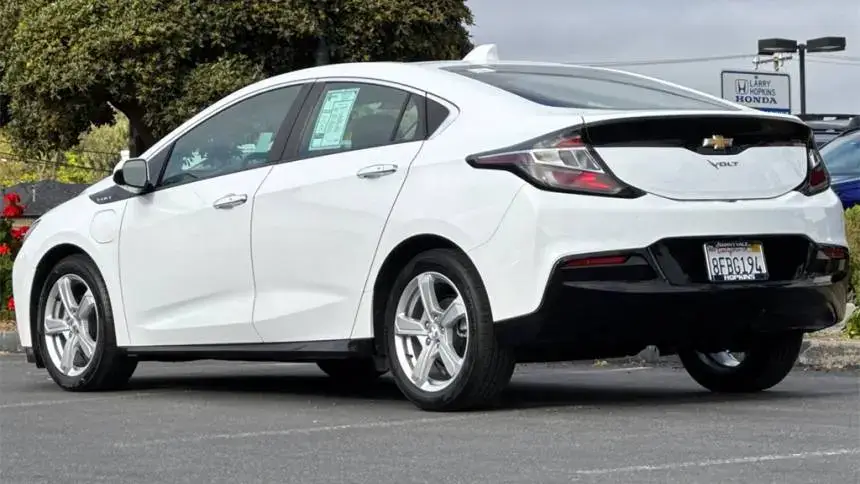 2018 Chevrolet VOLT - Images - 5