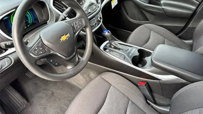 2018 Chevrolet VOLT - Images - 9