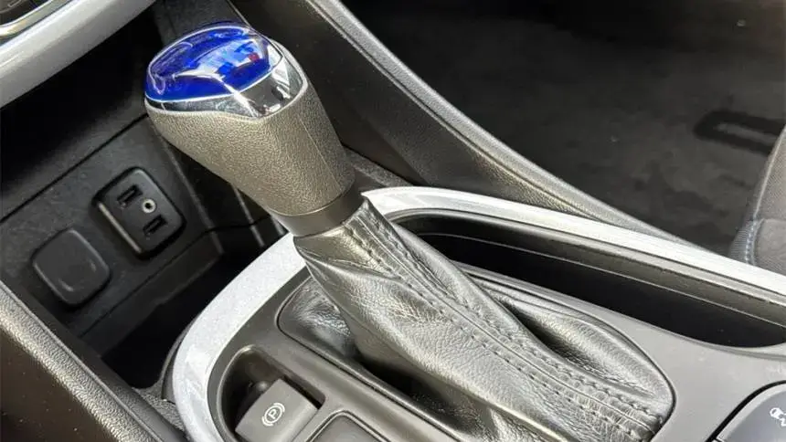 2018 Chevrolet VOLT - Images - 20